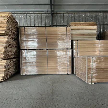 Deska s karbonizovaným dřevem